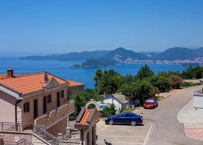 Apartments Natasa Sveti Stefan