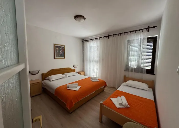 Olive Garden Apartments Sveti Stefan che accetta animali