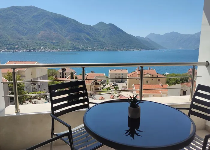 Boutique Pearl Shell Apartments Cattaro