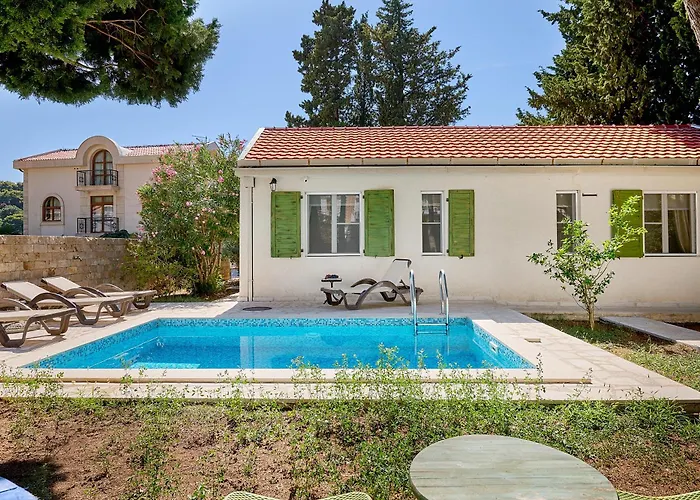 Mediterranean Vacation Home With Pool Petrovac Budva