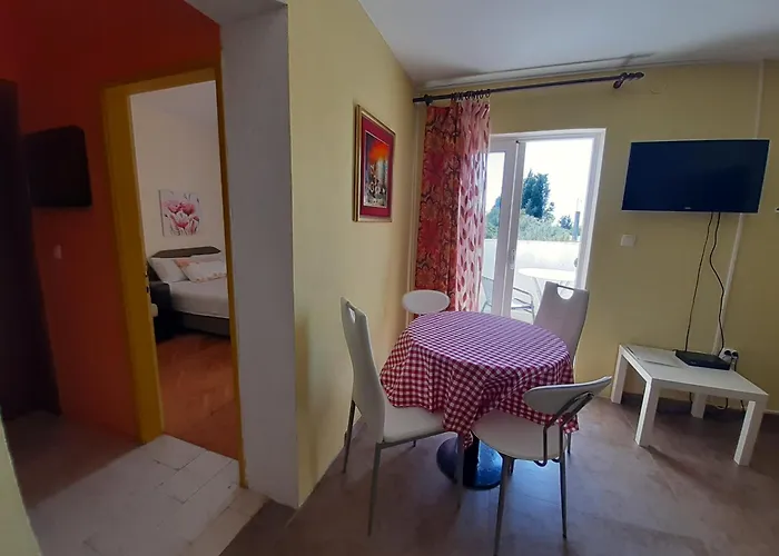 Family Apartment Garden And Sea Petrovac