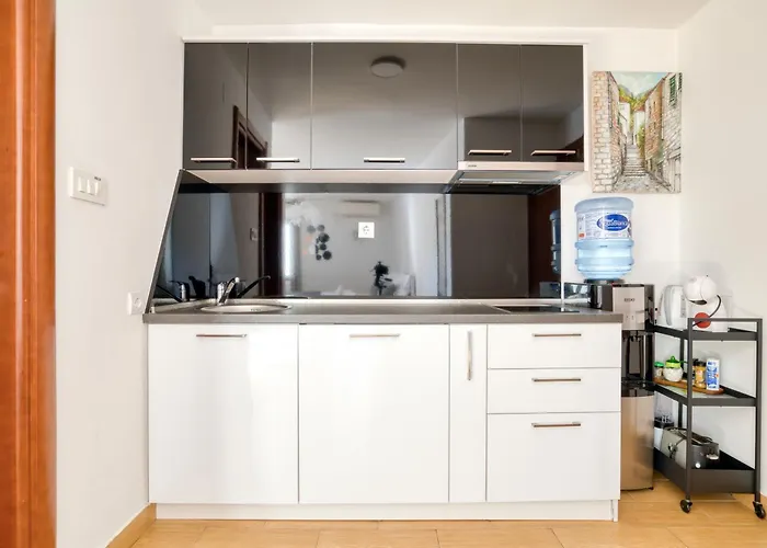 Lana & Ena Apartments Cattaro