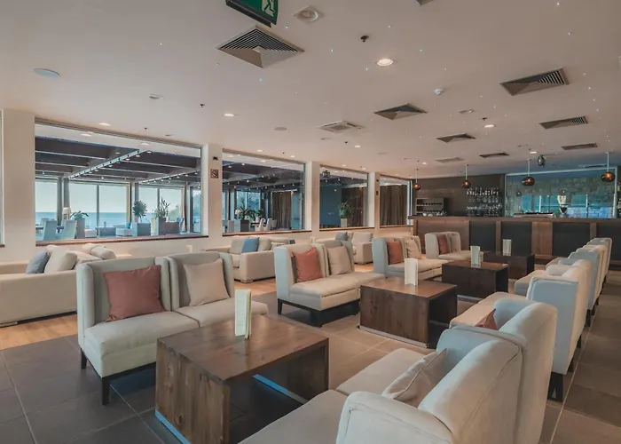 Budva Hotels With Pool near Altstadt Budva