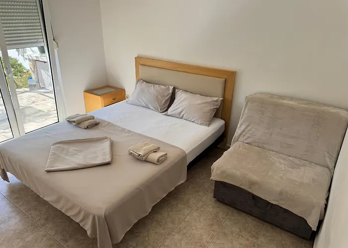 Guest House Ugljevarevic Budua