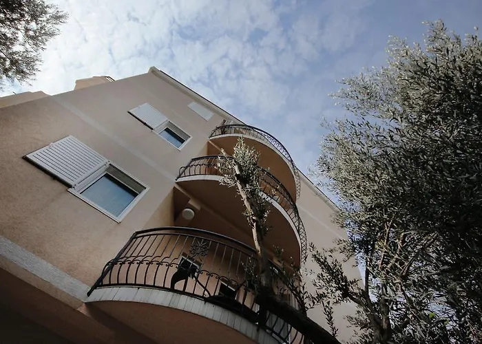 Apartments Villa Slavica Petrovac na moru