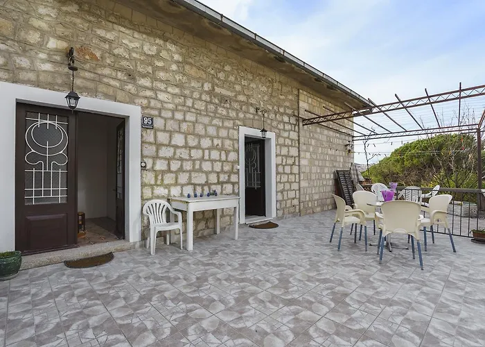 Haustierfreundliches Ferienwohnung Zoky Cozy Attic Herceg Novi
