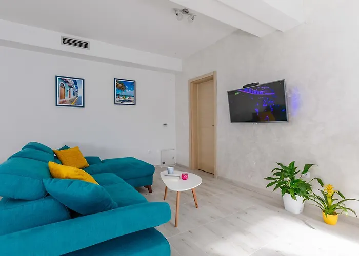 Haustierfreundliches Apartment Azzurro With Pool And Parking Kotor