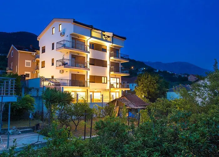 Haustierfreundliches Porto Apartments Tivat