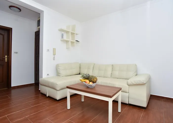 Apartment San Stefano Sveti Stefan