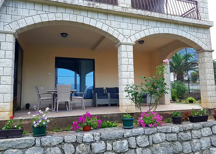 Pet friendly Apartments Marijaz 2 Kotor