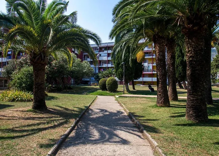 Irena Downtown Apartment Budua