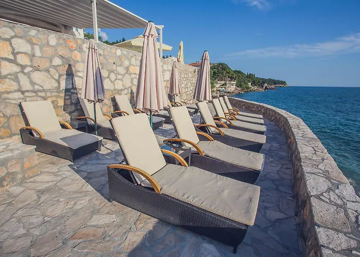 Love Live Hotel Sutomore
