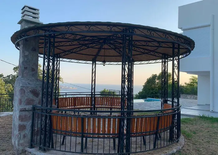 Alexander Villa Bar