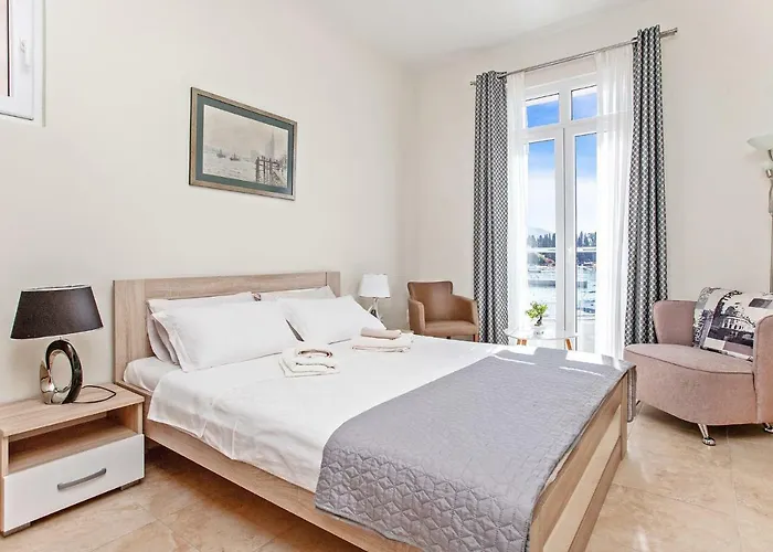 Apartments Isja Tivat